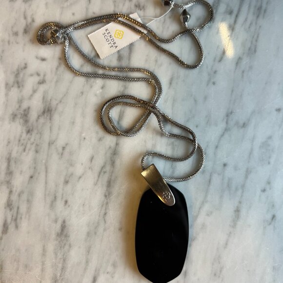 KENDRA SCOTT Inez Necklace Silver, Black Glass Pendant - Picture 6 of 9